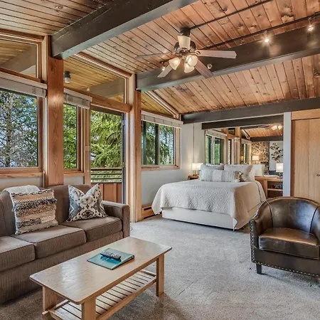 Laurelwood Condominiums 115